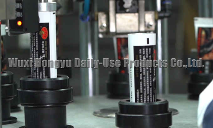 últimas noticias de la compañía sobre ¿Qué tipo de esmalte para zapatos elegir para empapar las sandalias de cuero para su mantenimiento?  3